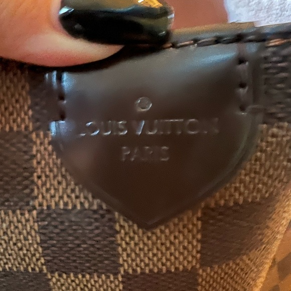 Caissa hobo Rose for sale. Gently used, I never use it. No trades. - Picture 2 of 9